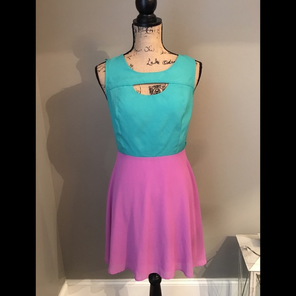 Jealous Tomato Dresses & Skirts - Beautiful two tone dress